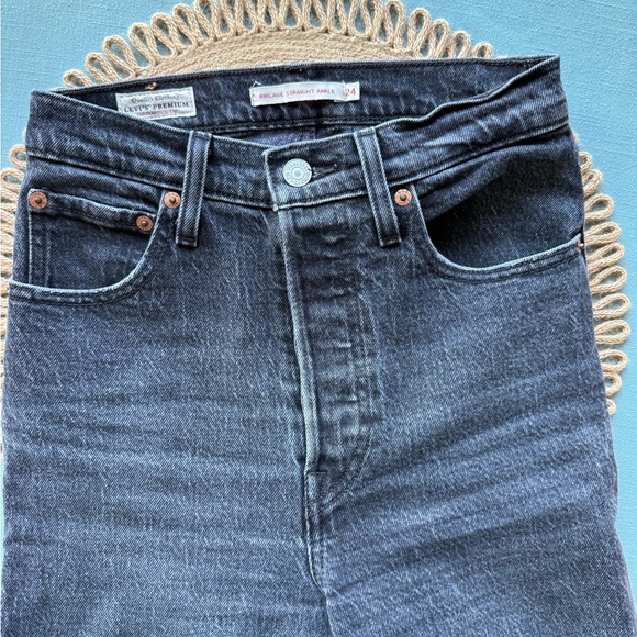 Levi's Women's Ribcage Straight Ankle Black Jeans - Picture 4 of 5